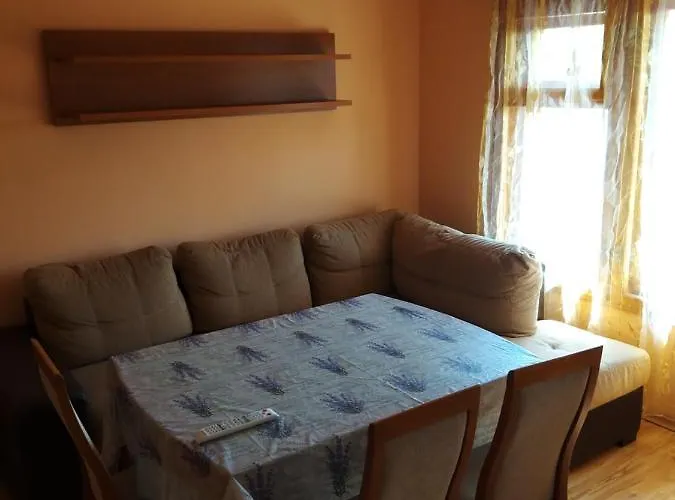 гр.бургас кв.сарафово アパート ブルガス