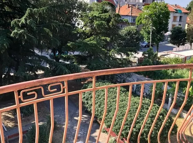 гр.бургас кв.сарафово *